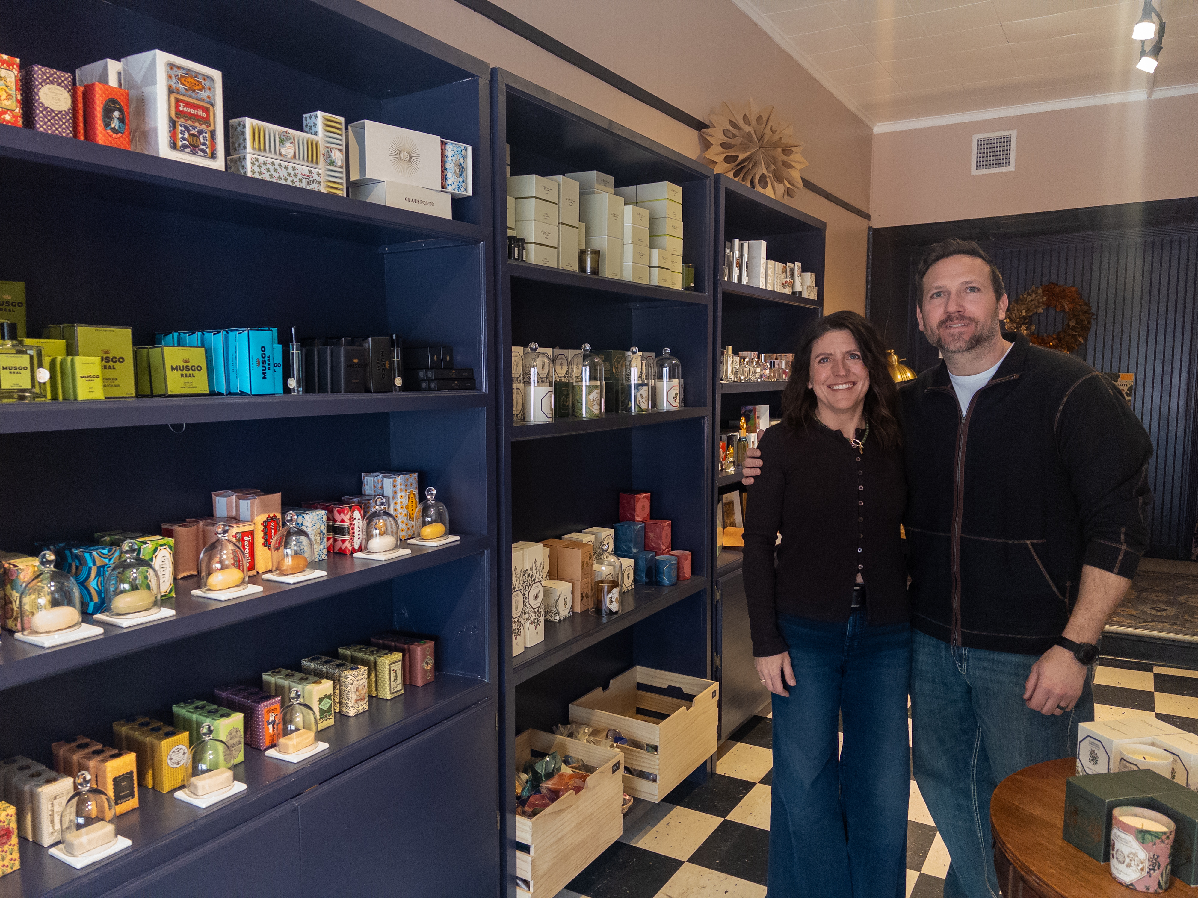 A Scent-sational Stop in Weston: Oak Manor Fragrances Goes Brick-and-Mortar